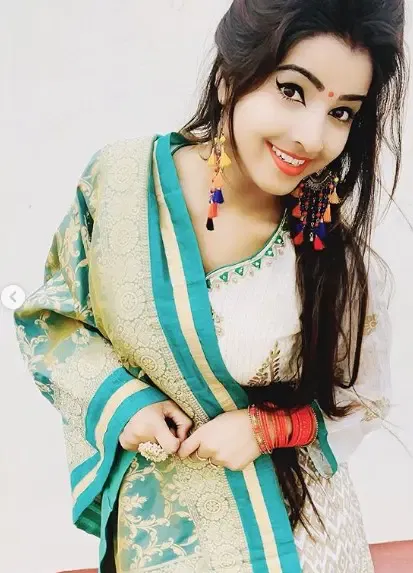 Radhika independent call girl